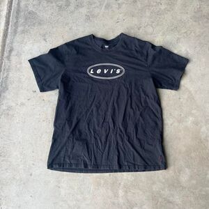 Levi’s Y2K Mens Large centered Logo Black tee